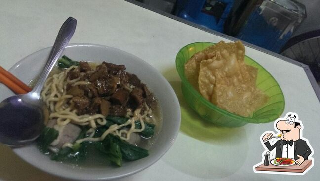 Mie Ayam Pangsit Slamet Riyadie: Jalan Singa Laut yang Menggoda Lidah